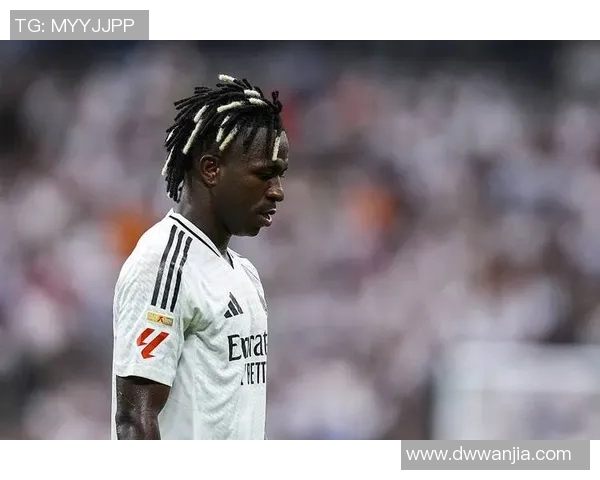 德国足球明星吸烟引发争议球场外的健康隐患与职业形象的冲突 德国足球明星吸烟引发争议球场外的健康隐患与职业形象的冲突