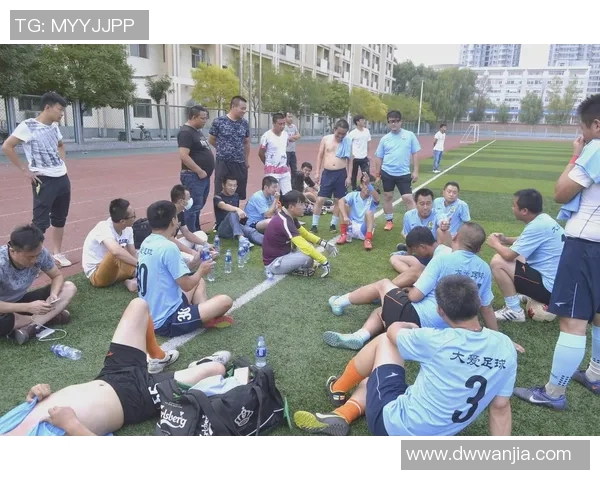 深入分析成都足球队中路突破战术的关键要素与实施效果