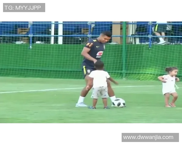 揭秘足球明星照片拍摄背后的技巧与创意方法