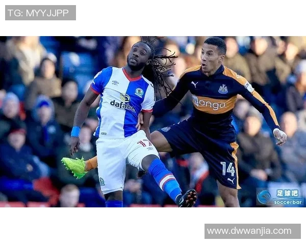 足球明星激情瞬间高清出汗照片展现运动魅力与奋斗精神 足球明星激情瞬间高清出汗照片展现运动魅力与奋斗精神