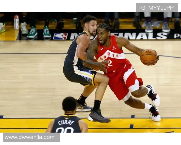 赛后分析成都篮球队与武汉篮球队的战术对决与表现评估